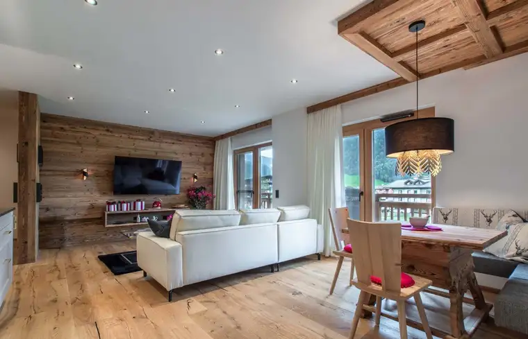 Exklusive Neubauwohnung im alpinen Stil mit Panoramablick in Söll