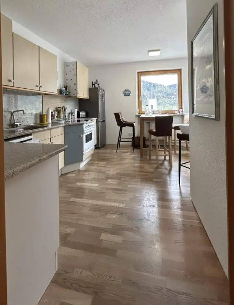 Zentral gelegene 3-Zimmer-Wohnung in Tirol – Gepflegt, lichtdurchflutet und mit Balkon