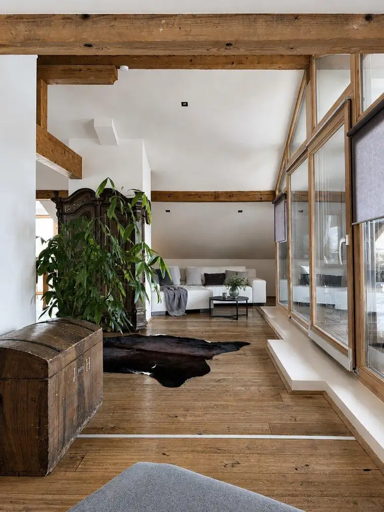 Alpiner Wohntraum mit Weitblick – Hochwertig sanierte Dachgeschosswohnung