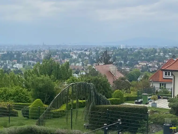 Ein wahres Juwel: Traumgrundstück mit liebenswertem Altbestand in einer der gefragtesten Wohngegenden Wiens!