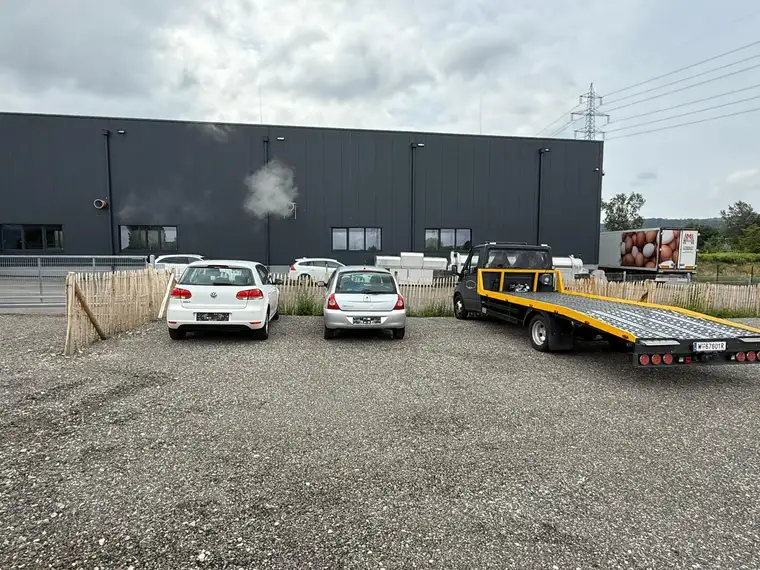 Abstellplatz / Lagerfläche / Nutzfläche - Wien Umgebung - Flexible Lagerflächen 100-300m² mit 24/7 Zugang