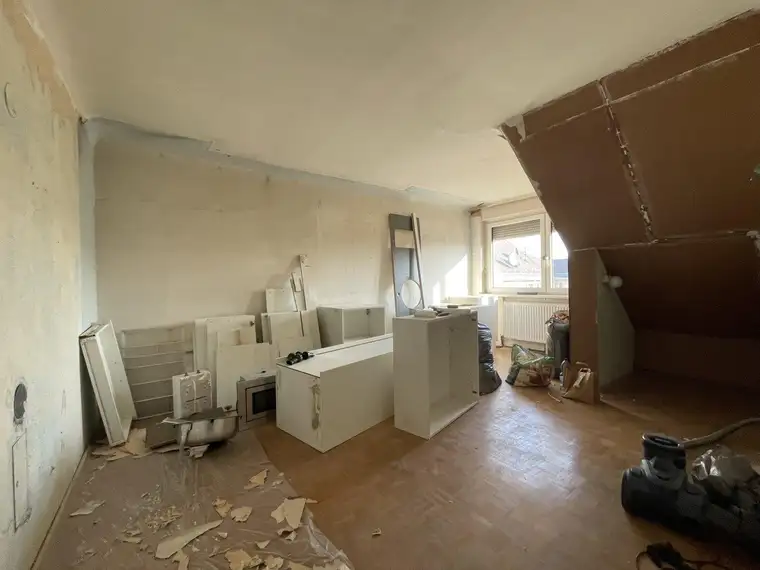 Bastlerhit - Dachgeschosswohnung in 1170 Wien – Bereit für Ihre Ideen!