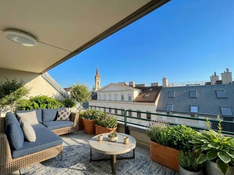 1030! Generalsanierte DG-Maisonette mit 2 Bädern &amp; Terrasse ab Oktober 26!