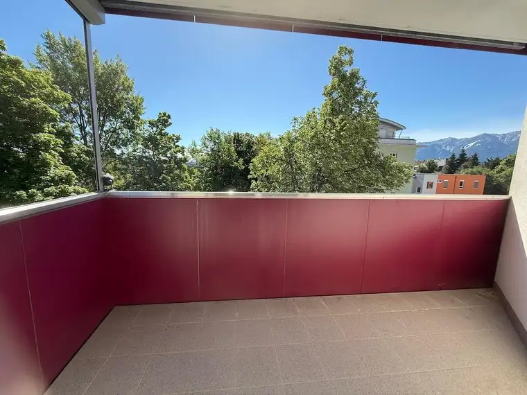 RESERVIERT!!! Moderne 3-Zimmer-Wohnung mit Balkon und Tiefgarage – ruhige Ostlage