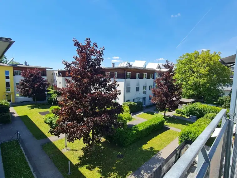 Provisionfrei - 3-Zimmer-Wohnung mit Solaranlage, Loggia und 2 Garage