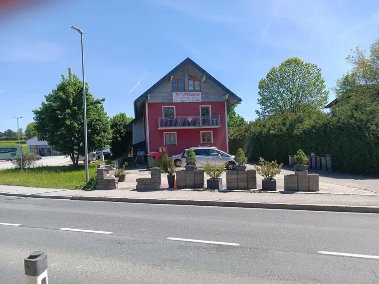 Schnäppchen Wohnhaus mit 4 Wohneinheiten ( ab 255000,-- € ) Bieterverfahren - Versteigerung 