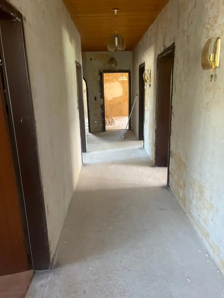 Renovierungsbedürftiger Bungalow mit 6 Zimmern und großem Grundstück