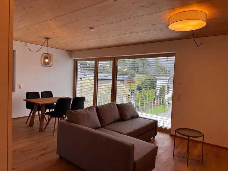 Moderne 2,5-Zimmer-Dachgeschosswohnung mit 46 m² – All-In-Miete inkl. Strom &amp; WLAN