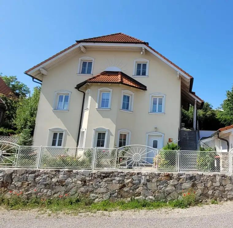 Charmantes Einfamilienhaus in Asperhofen – Ruhelage mit Fernblick