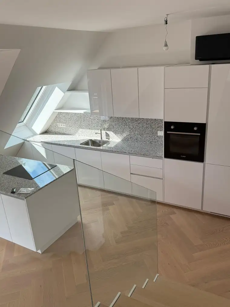 Erstbezug: Exklusive Dachgeschoss-Maisonette mit traumhafter Dachterrasse - 1160 Wien