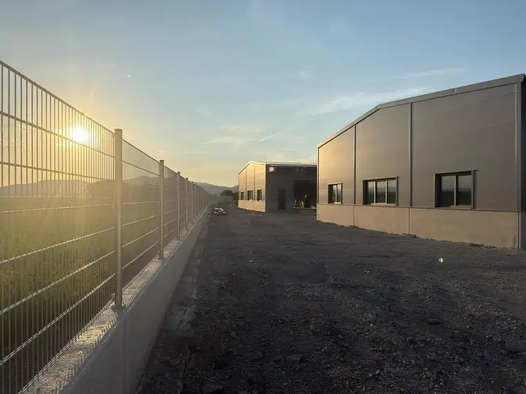 Neue Gewerbehalle - 154-245 m² je Einheit - Lager, Produktion, Werkstatt, Büro - Erstbezug - direkt an der B17, nahe A2 - Teesdorf bei Baden, Kottingbrunn, Bad Vöslau, NÖ südlich von Wien