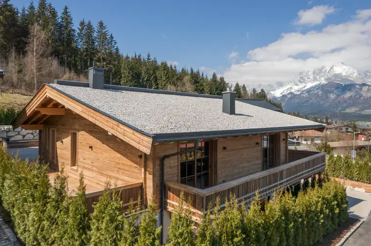 Charmantes Chalet am Waldrand mit Aussicht