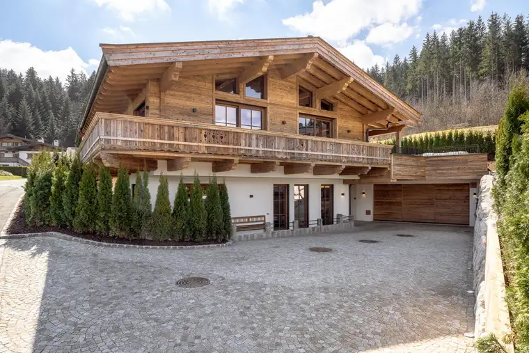 Charmantes Chalet am Waldrand mit Aussicht
