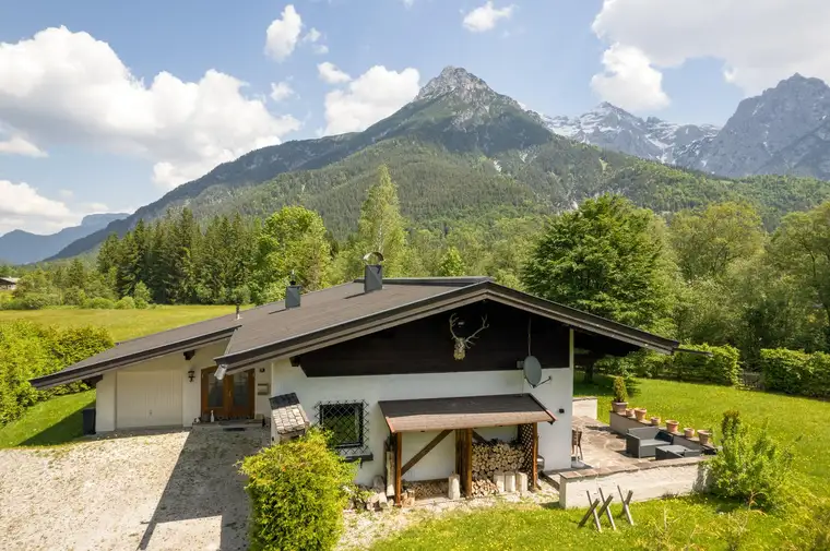 Sonniger Freizeitwohnsitz in ruhiger Lage mit Bergblick