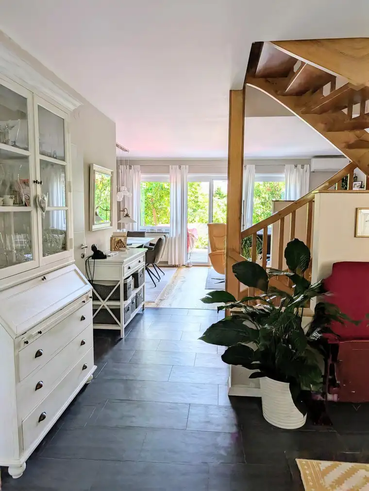 PRIVATVERKAUF: Idylle in Essling - Reihenhaus mit TOP-Ausstattung &amp; Traumgarten!