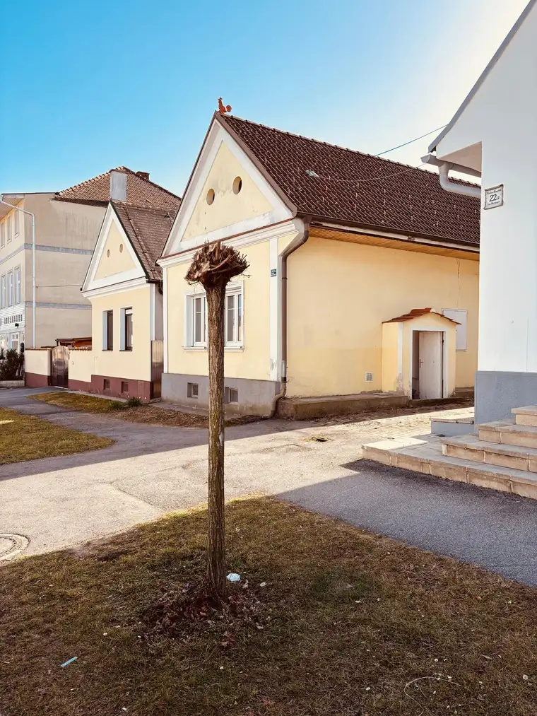  Einfamilienhaus mit Garten und Garage in Dörfl