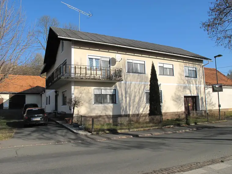 Vierkanthof mit großem Grundstück in Weinberg an der Raab - Renovierungsbedürftig