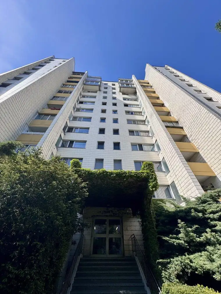 Erstbezug nach Sanierung – Moderne 2-Zimmer-Wohnung mit Fernblick in Korneuburg