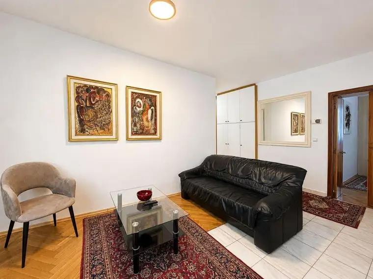 Klimatisierte Wohnung im 1. Bezirk nahe Schwedenplatz – U-Bahn! freier Mietzins!