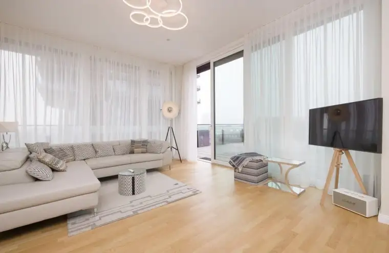 TRIIIPLE – Exklusive 2-Zimmer-Wohnung mit großzügiger Terrasse und Garage