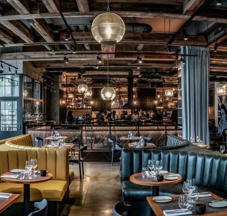 EXKLUSIVE GASTRONOMIECHANCE – HOCHWERTIG AUSGESTATTETES LOKAL MIT VIELSEITIGEM POTENZIAL