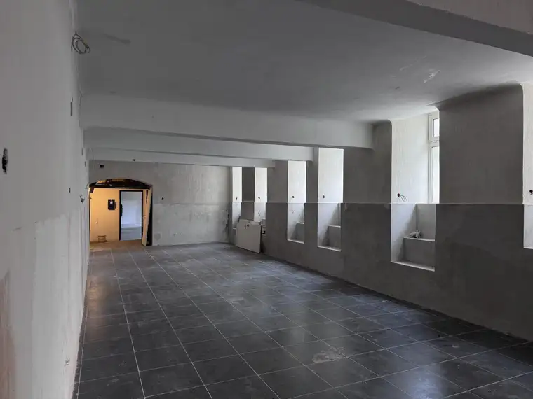 Gewerbefläche / Werkstätte im Souterrain, Rohzustand, gegenüber U3 Kardinal-Nagl-Platz