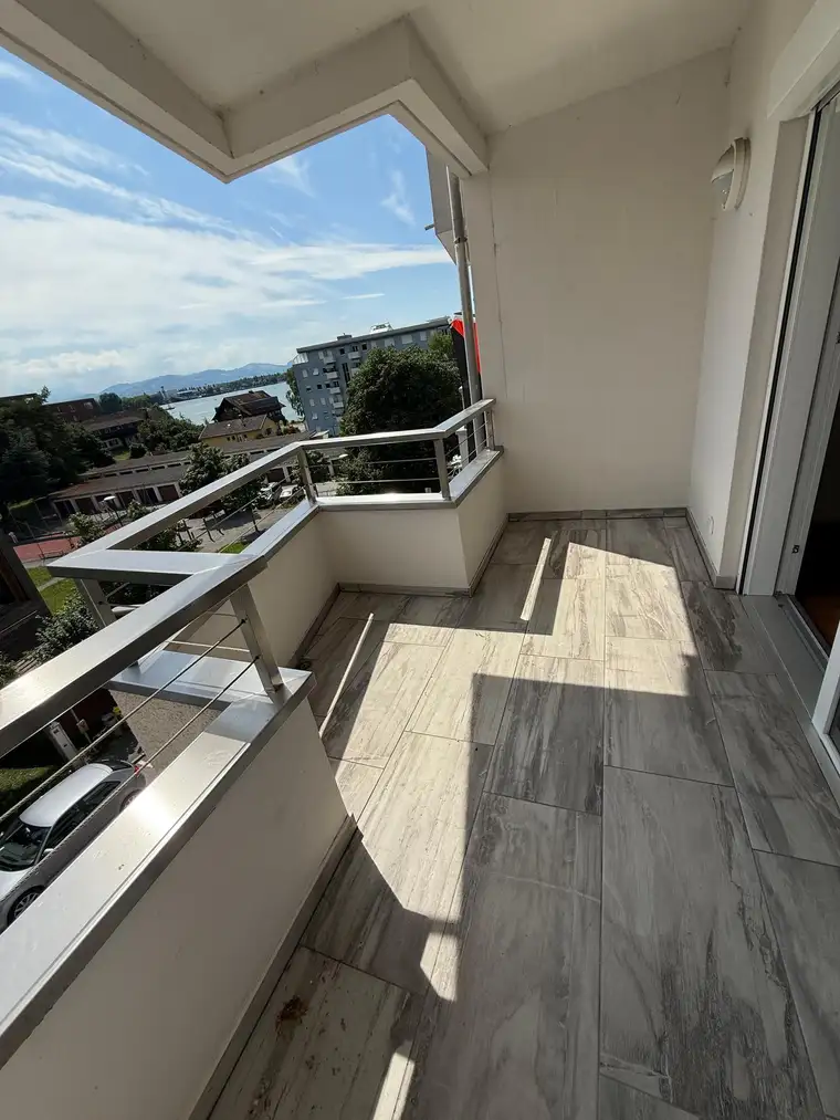 Wunderschöne 2 Zimmer Wohnung mit Seeblick direkt an Bregenz angrenzend 