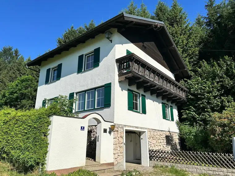 Einfamilienhaus mit Garten und Terrasse in Neukirchen