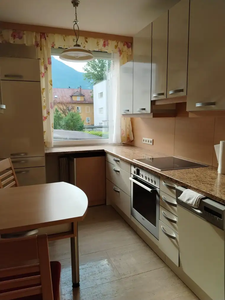 Privat 3-Zimmer Erdgeschosswohnung mit Balkon in Salzburg