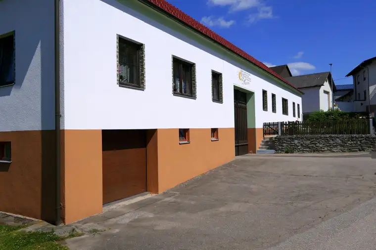 Großer Vierkanter mit 2 Wohneinheiten 