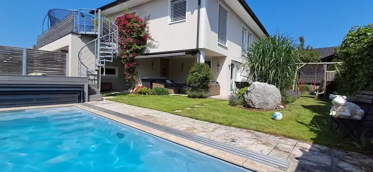 🏡 Einfamilienhaus mit Pool, Dachterrasse &amp; PV-Anlage – Leben am Mondsee genießen!