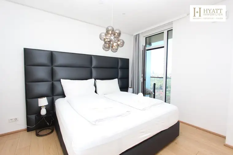 Iconic Living im TRIIIPLE Tower – Architektur, Design und Komfort