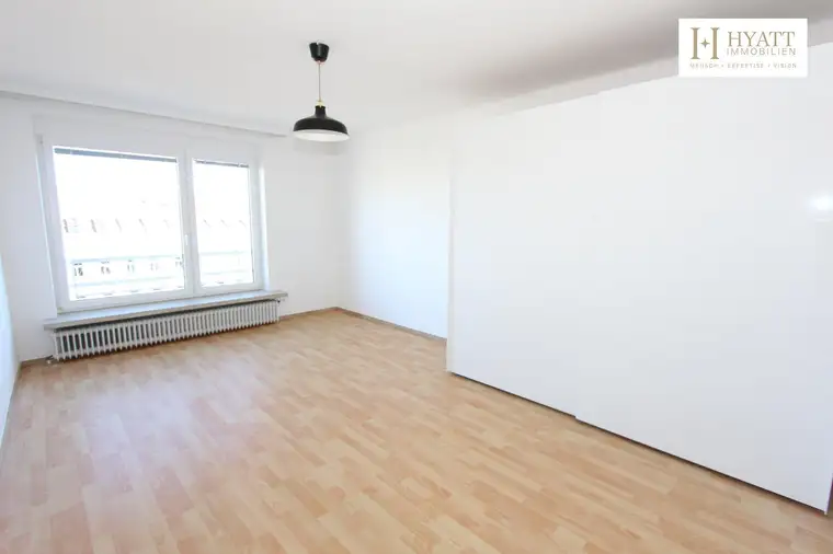 Helle 2,5-Zimmer-Wohnung mit Dachblick im Herzen des 8. Bezirks – Nähe Albertplatz