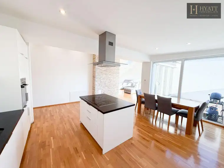 | FÜR SPORTLICHE only!| Elegante Dachgeschosswohnung mit Terrasse, Klimaanlage &amp; Smart-Home | inkl. Stellplatz