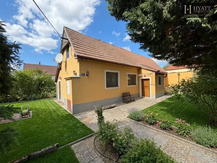 Gepflegtes Einfamilienhaus in absoluter Ruhelage – 428 m² Grundstück mit Garten &amp; großzügiger Garage