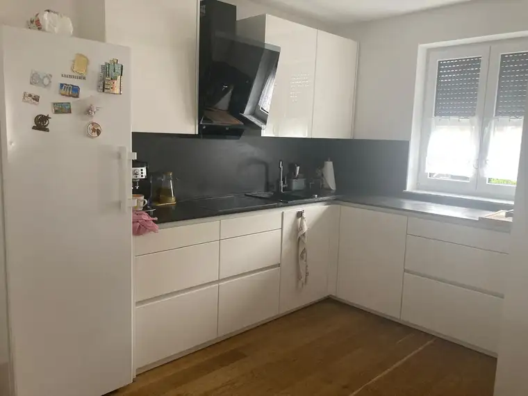 Das Haus wird im Bieterverfahren verkauft. Startpreis: 390.000 €. Kaufangebote bitte bis 1. Oktober abgeben.