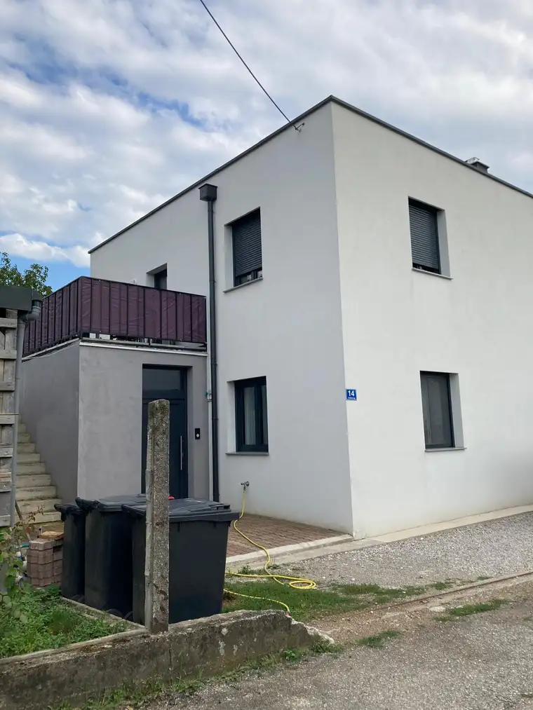 Das Haus wird im Bieterverfahren verkauft. Startpreis: 390.000 €. Kaufangebote bitte bis 1. Oktober abgeben.