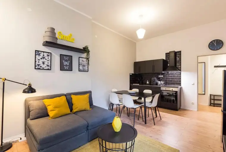 2-Zimmer-Wohnung mit Klimaanlage und Parkettboden