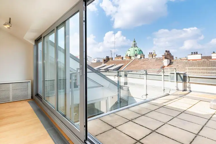 Julia Trimmel, Sangreal Living & Estates GmbH