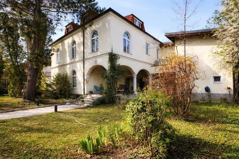 Alissa Zwickelstorfer, Sangreal Living & Estates GmbH