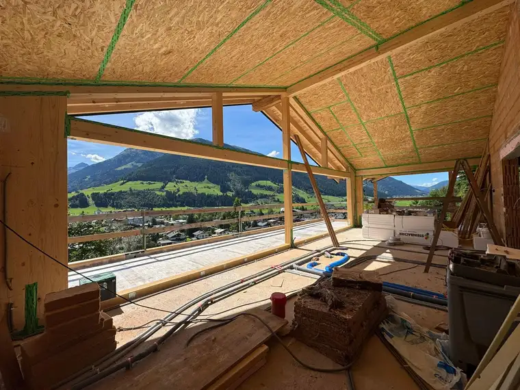 Neubau Erstbezug, sonniges, luxuriöses Einfamilienhaus mit 4 Zimmern, 2x Stellplatz und insg. 130 m2 Terrassenfläche