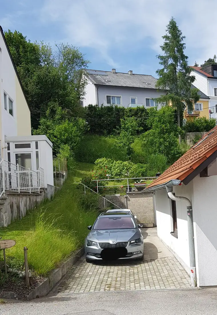 Modernisiertes Einfamilienhaus mit Terrasse 4 Zimmer 140 m²