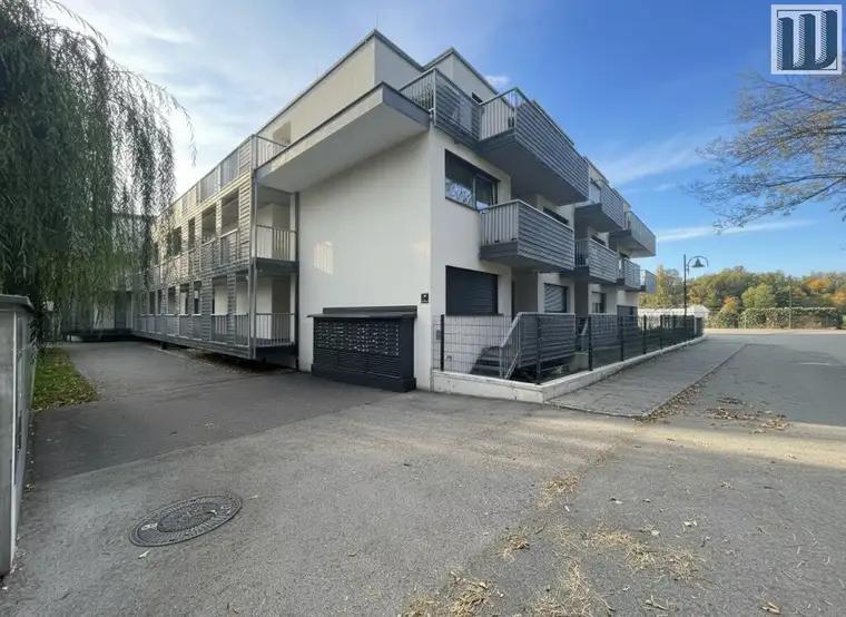 2-Zimmer Penthouse in Leobersdorf: 2 Balkone, Garage, Fußbodenheizung!