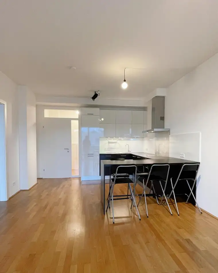 Exklusive 2-Zimmer-Wohnung mit 15 m² Balkon &amp; Tiefgarage in Graz-Geidorf