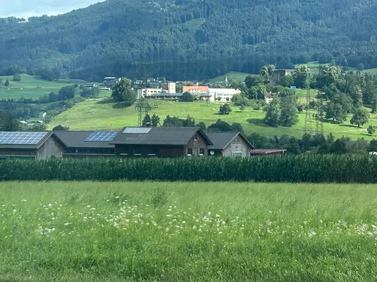 Mehrfamilienwohnhaus