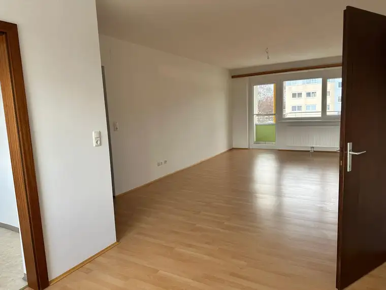 *FRÜHLINGSAKTION* 1- MONAT MIETFREI* - 83 m²-großzügige 3 Zimmerwohnung