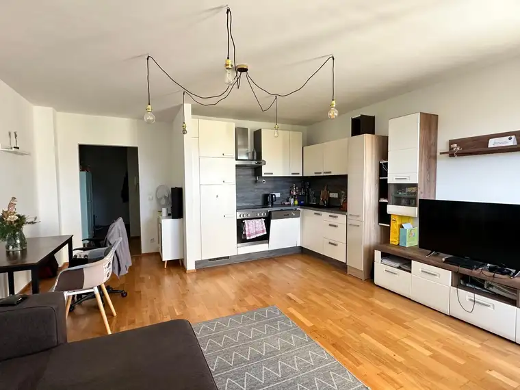 AB SOFORT - 2 Zimmer Wohnung mit herrlicher Aussicht