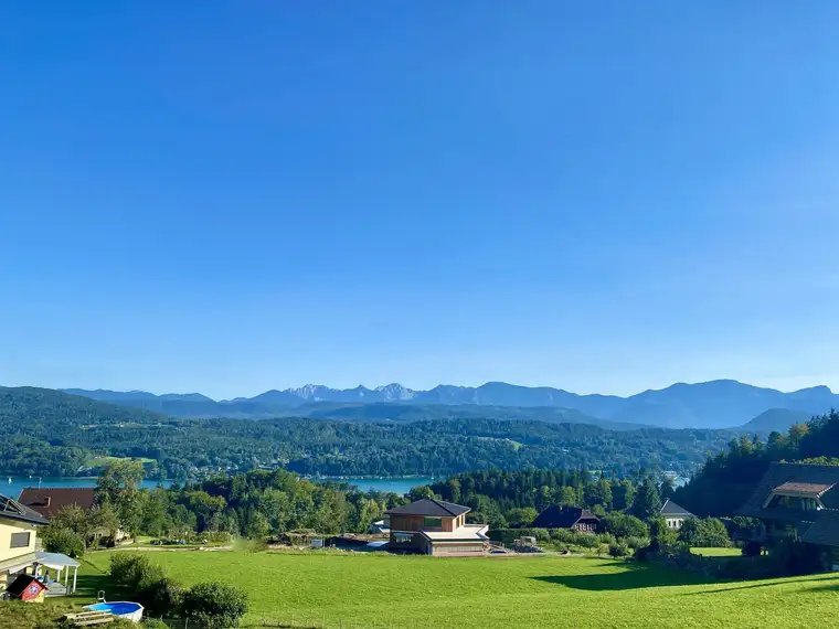Von privat. Sonniges Grundstück mit Seeblick / Wörthersee / PROVISIONSFREI