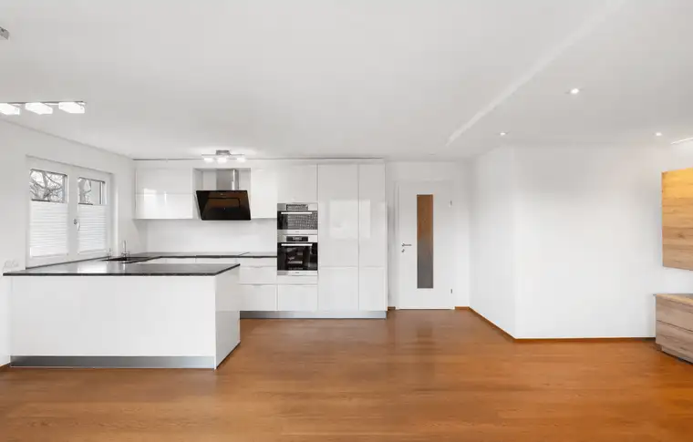 Stilvolle Wohnung mit sonniger Terrasse!