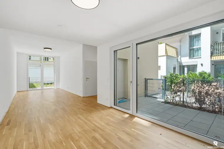 Hell. Neu. Durchdacht. – Wunderschöner Erstbezug in einer der gefragtesten Lagen der Stadt (Ordination oder Gartenwohnung) Nahe UNO und U1